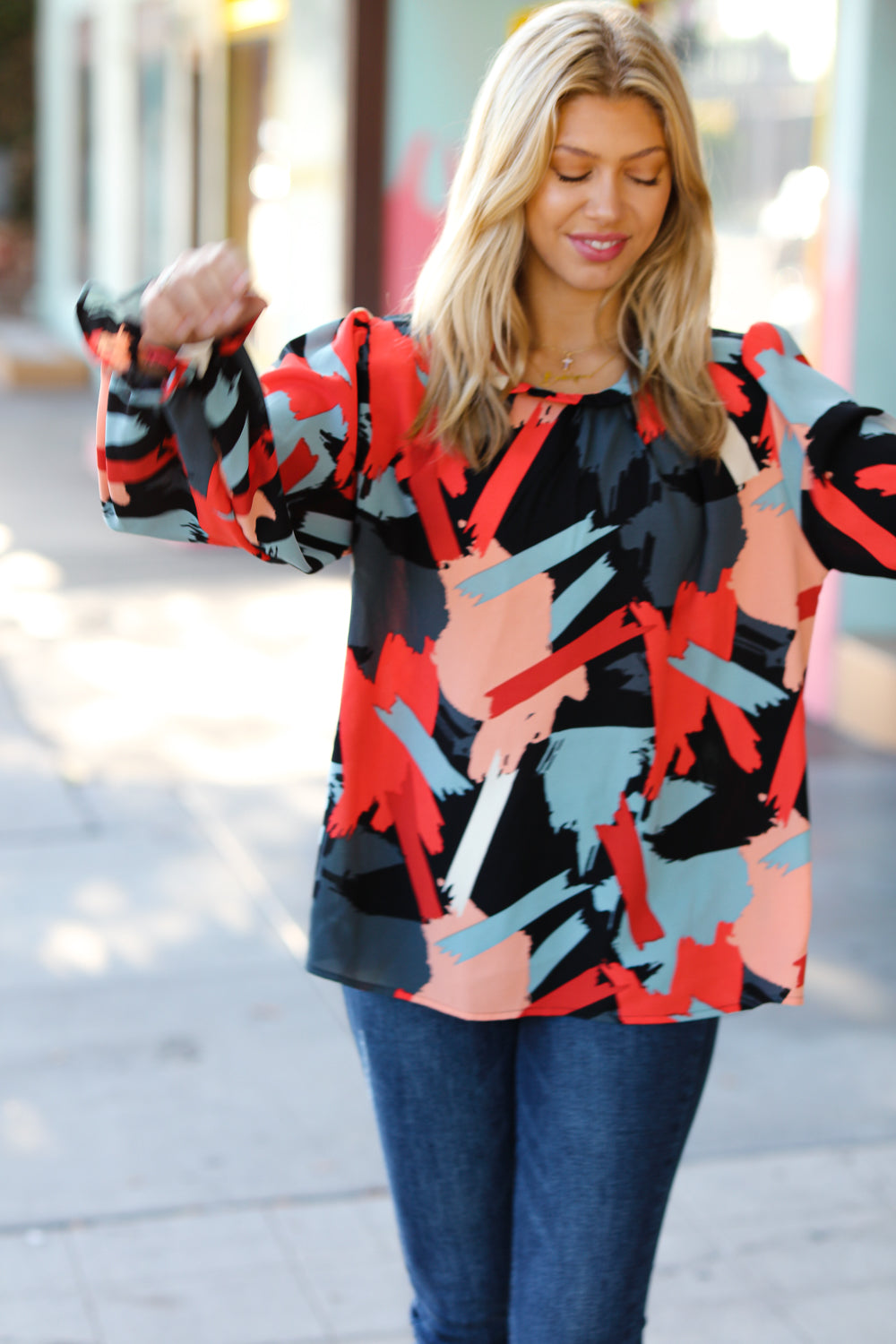 JOEY ABSTRACT PRINT TOP-BLACK & RED