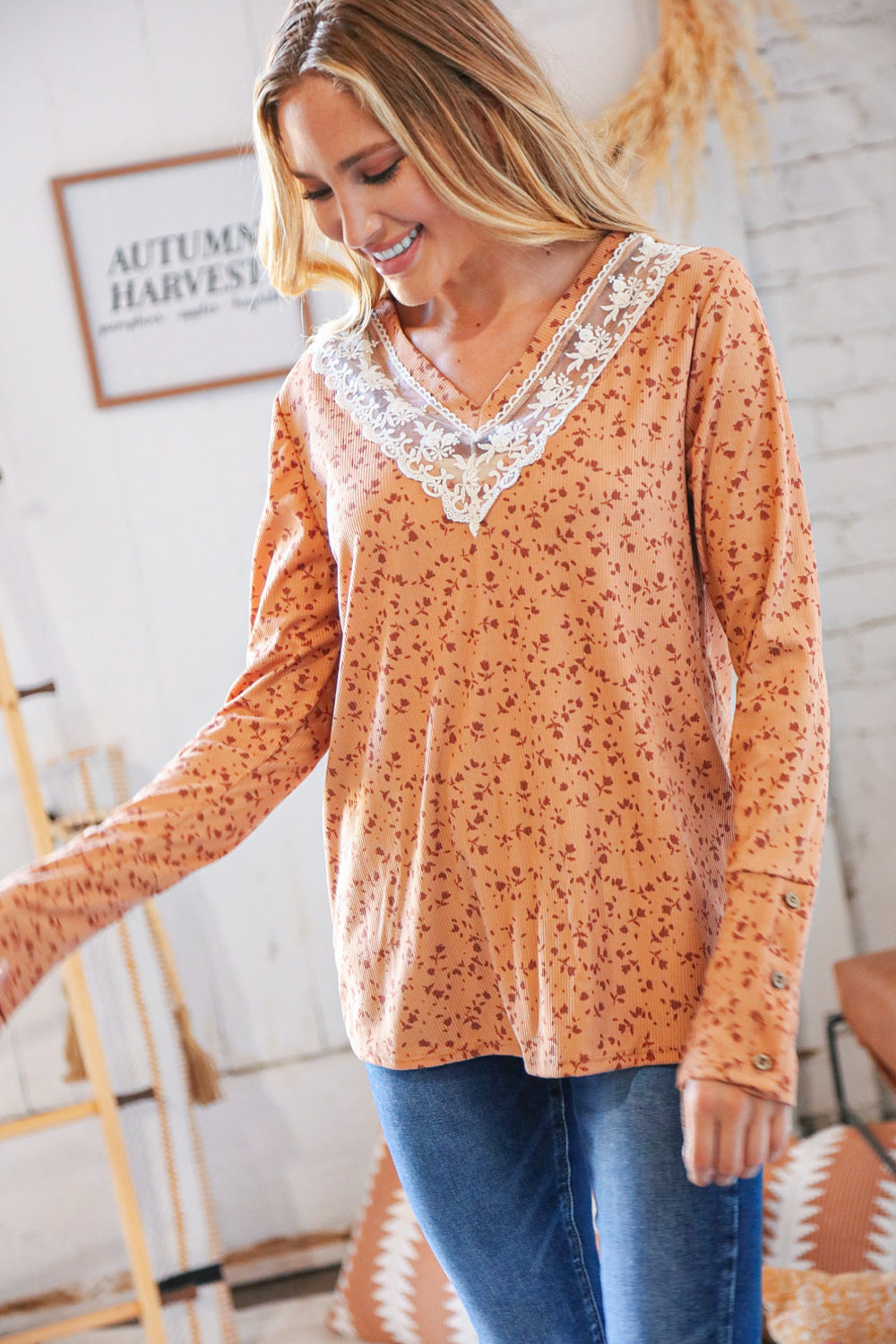 Rib Floral V Neck Lace Panel Top