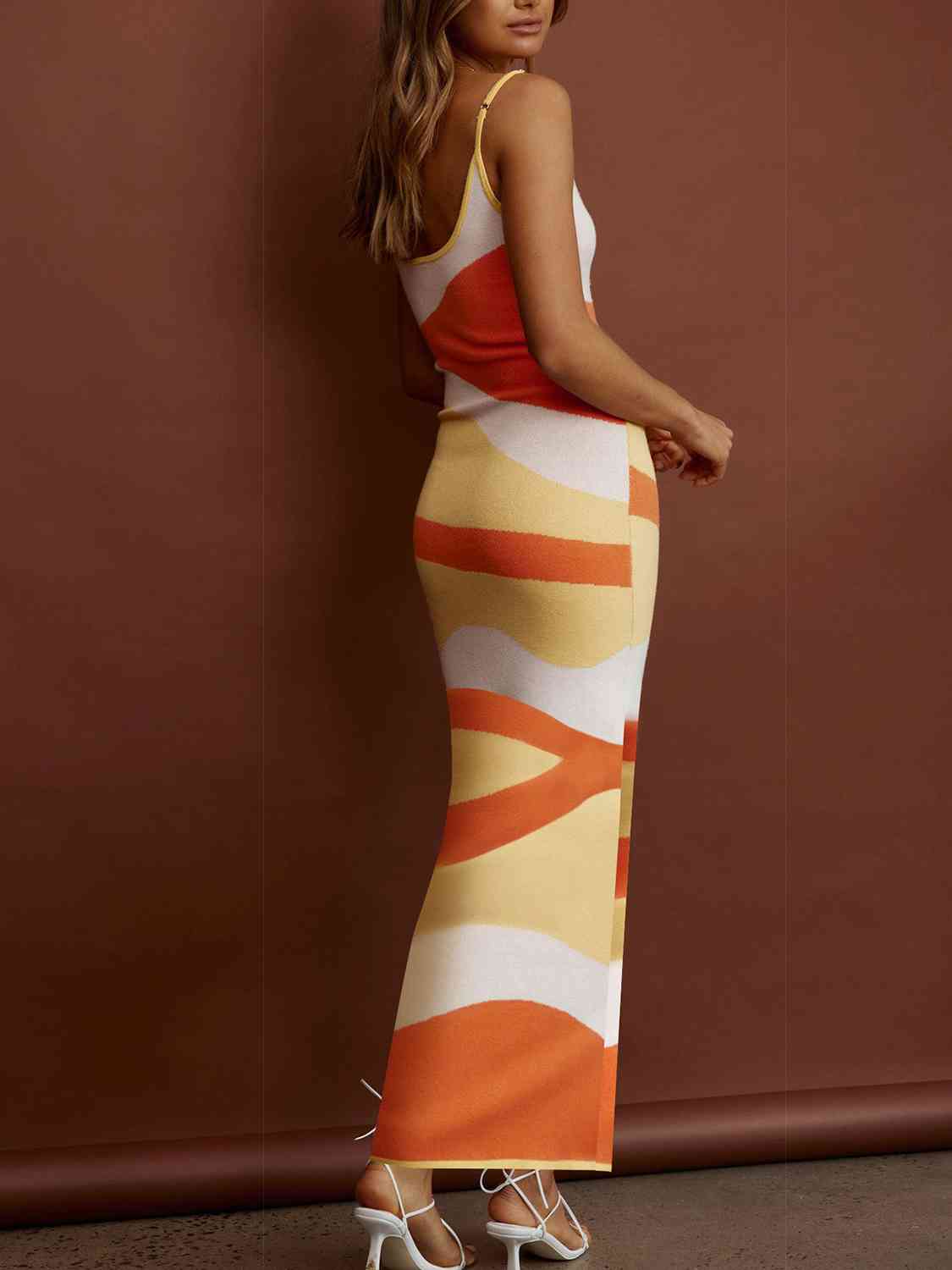 COLOR BLOCK SWEATER MAXI DRESS